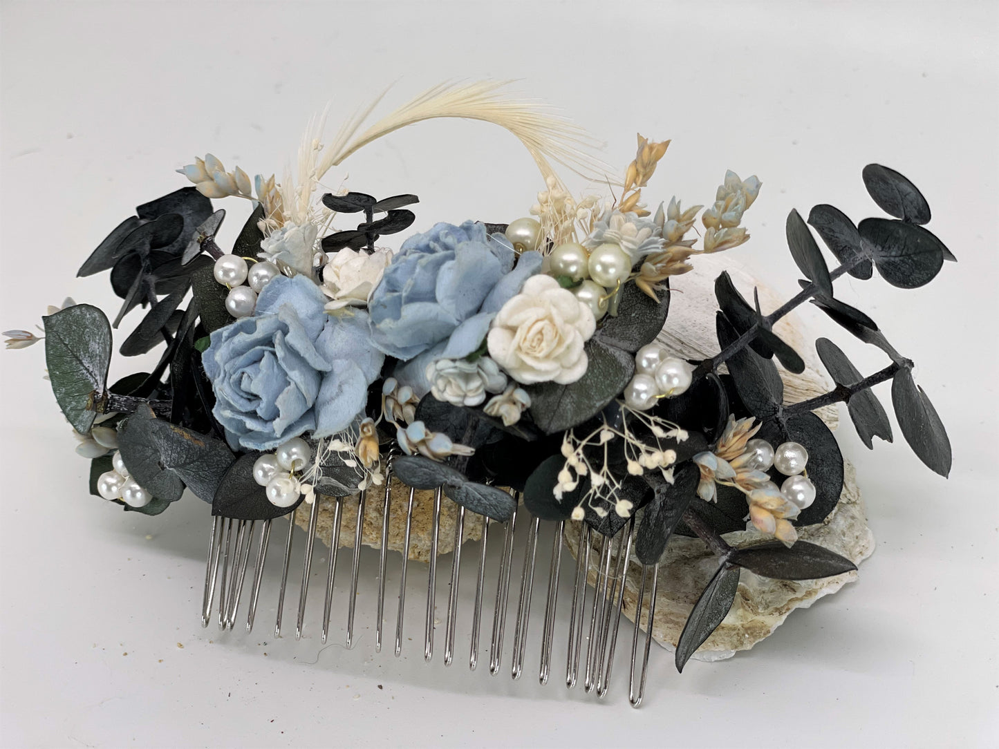 Intension setting blue pearl floral hair accessory